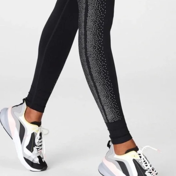 Reflective Sculptknit Fabletics Leggings - Picture 3 of 7